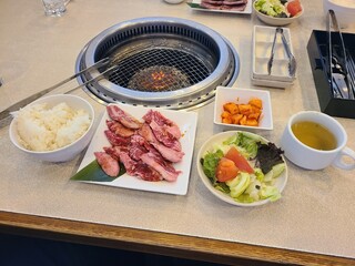 Yakiniku Juujuu Karubi - 