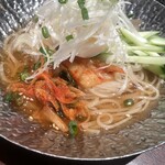 天山 - 〆の冷麺は必食の一皿