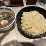 アンダーグラウンド ラーメン 頑者 - 