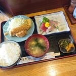 Sakedokoro Hashino - 充実してるなあ。日替わり定食 税込990円