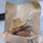 からあげ専門店 侍 - もも 220円（写真は3個）