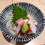 立飲み寿司 三浦三崎港 めぐみ水産 - 