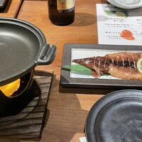 かんてきや 要 - 真イカのガーリックバター陶板焼き