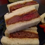 CAVE - シャトーブリアンのカツサンド