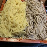 やま七そばや - 麺アップ