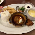 ロイヤルホスト - 煮込みハンバーグ（お子様メニュー）※卵1個食べた後に写真撮りました(^◇^;)