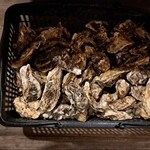 鹿酔庵 - 牡蠣が入ったカゴ