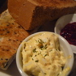 カフェ ド SaRa - 「自家製ジャム」と「つぶし玉子のマヨネーズあえ」が付いてきます