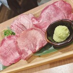 焼肉一心たん助 旦 - 