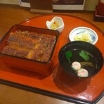 Sumiyaki Unagi Kawafuji - 上うな重(1匹)・肝吸い