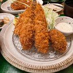 鎌倉かつ亭 あら珠 - カキフライとアジフライ御膳
