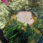 豚骨醤油ラーメン 王道家 - のり、ほうれん草トッピング