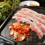 Penamukoru - コラーゲンたっぷりの豚の三枚肉にこだわった『サンギョプサル』