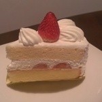 銀座コージーコーナー - 苺のショートケーキ \380