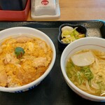 なか卯 - 親子丼ハイカラうどん小お新香セット