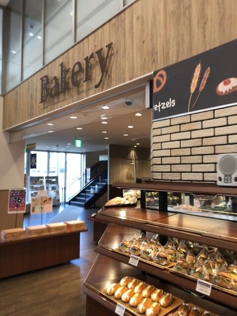 フレッシュベーカリー いとく追分店 - 追分（パン）の写真