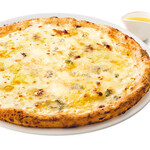 4종의 치즈의 피자 ～꿀벌 첨부～