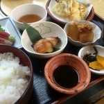 Igotsu sou - 昼定食　五品のおかず　￥780－