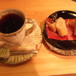 MON - 珈琲と、酒粕のフィナンシュ。