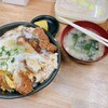 Maruhano Katsudon - てんこ盛り、玉子追加、みそ汁です。（2023.11 byジプシーくん）