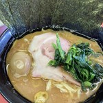 ラーメン 杉田家 本店 - 