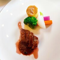 ザ・フジヤ - 【お子様】牛ロース肉のポワレ。付け合せのジャガイモのミルフィーユみたいなのが美味しかったそう。