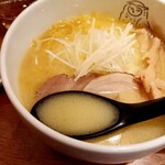 麺屋 東札幌ノ梟 - 塩スープ