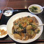 杏杏 - 中華丼定食