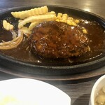 肉マル食堂 - サービスランチ煮込みハンバーグ　¥660-（税込）