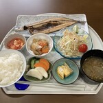瀬奈 - 焼き魚定食から秋刀魚の開きを食べました。