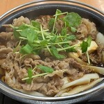 Yoshinoya - 牛すき鍋膳 787円。