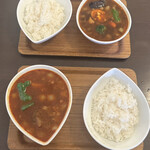 スープカレー屋 鴻 神田駿河台店 - 赤 黒