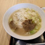 韓膳 - ◯ソルロンタンクッパ
            1口目、少しタイ料理に通じる異国な変わった味わいを
            感じたけれど3、4口で判らなくなった