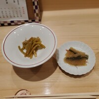 鮨 信海 - 山葵のみりん漬け、子持ち昆布