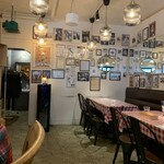 フィーゴピアット ITALIAN KITCHEN - カジュアルな店内