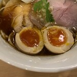 麺匠 一粒万倍 - 味玉カット