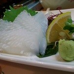 Shikisai Gembee - モイカのアップ。この包丁の切れ込みが良いですね。普通のイカと違い、身も柔らかく、美味しかったです。１１月～１月頃までしか食べられないのだとか。