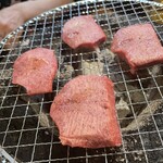 炭火焼肉ホルモン 横綱三四郎 - 