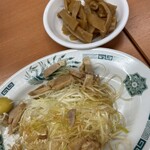 日高屋 - メンマとネギチャー一杯目