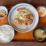 Hakata Motsunabe Sachi Torimotsuen - 中津唐揚げ定食 ¥900