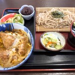 ほしゅんいん前 - 料理写真:ミニカツ丼＆そばセット