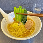 石山商店 - 生姜の風味の効いた優しい味のスープにドンピシャに合います