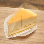 リリエンベルグ - 『焼きチーズケーキ（380円税込）』
