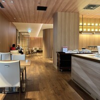 All Day Dining 紗灯 - 広々とした開放感のあるダイニングです。朝食ブュッフェはこちらで。