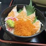 うお家 905 - ミニサーモン丼