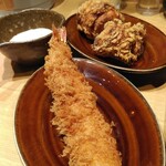 とんかつ けい太 - 海老フライ　モモ肉の唐揚げ　タルタルソース