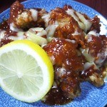 ソウル - ヤンニョムチキンは新商品で自信がないとオモニが言っていました。
      
      普通に旨いですが他の料理と比べると普通ですね。
      