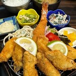 お食事処 あかり - カキフライ定食   エビフライ追加