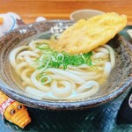 Hanamaru Udon - れんこん天うどんにて(*´д｀*)