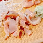 Tachibana Sushi - 赤貝の紐には胡麻をあてます